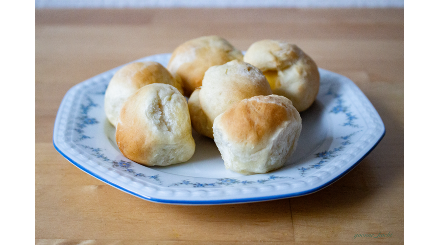 Käsige Pizzabrötchen